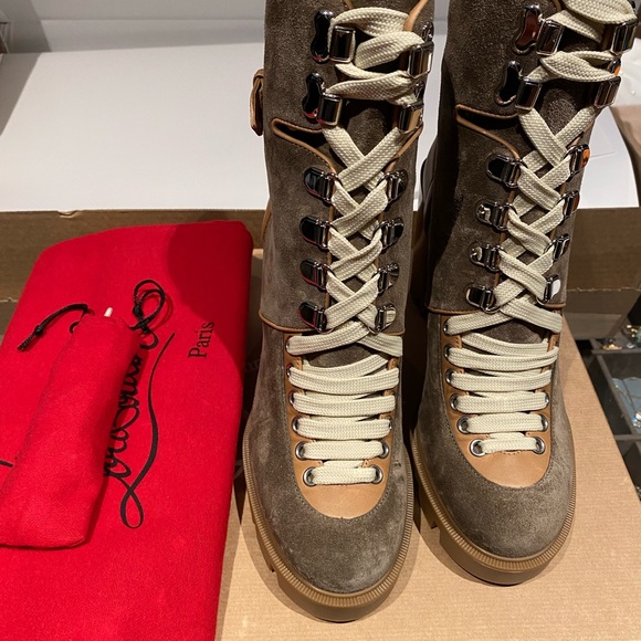 NEW IN BOX Size 37 7 Christian Louboutin Combat Boot Bootie Lug Sole Tan Beige - Picture 7 of 14